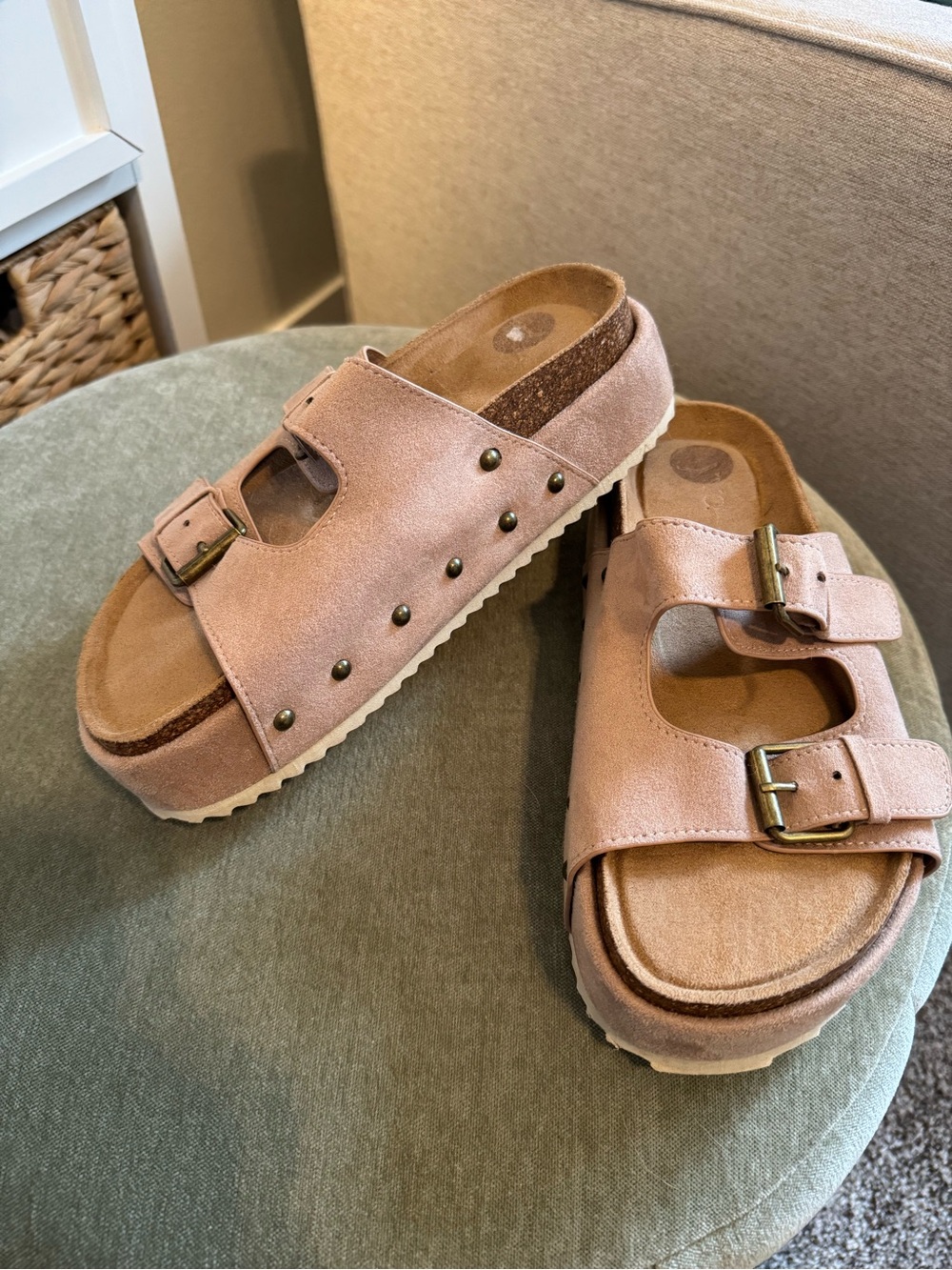 Women’s Suede Studded Platform Buckle Sandals